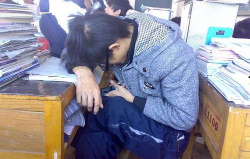 封校吃瓜事件,一场校园吃瓜事件的背后真相揭秘