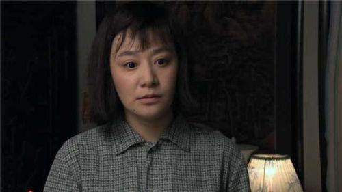 侯姐和春明吃瓜