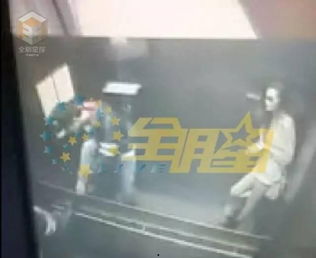 坐电梯吃瓜视频,太真实了！